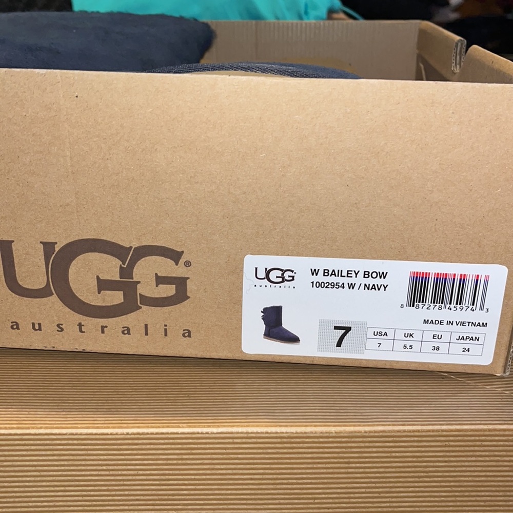 ugg bailey bow navy - Picture 2 of 7